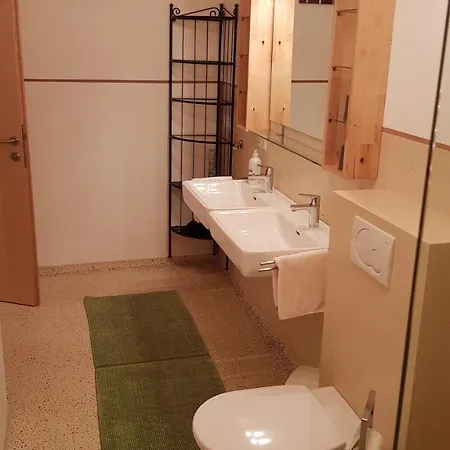 Neuhaushof Apartment *