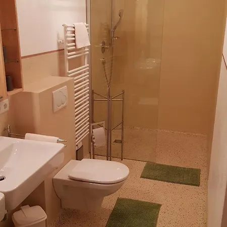 Neuhaushof Apartment